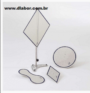 CONJUNTO DE FIGURAS PLANAS COM TRIPÉ